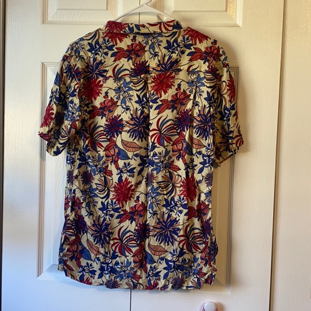 floral button down - Picture 3 of 3